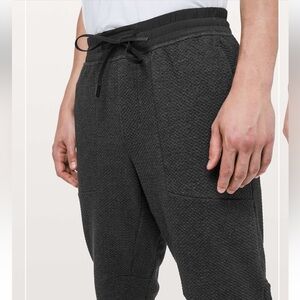 Lululemonn At Ease Jogger Dark Grey Black Size Small